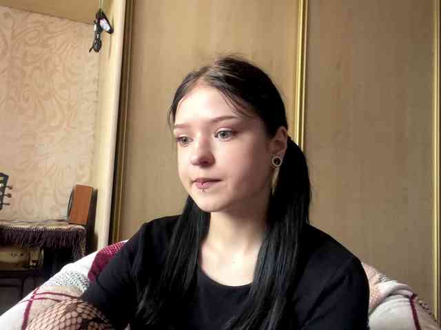 NeliaDates webcam