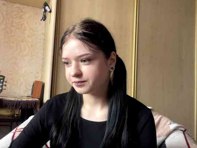 NeliaDates webcam