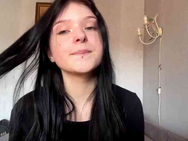NeliaDates webcam