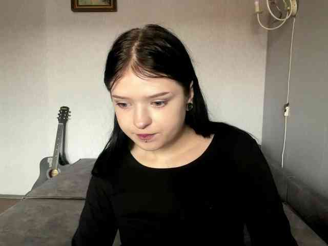 NeliaDates webcam