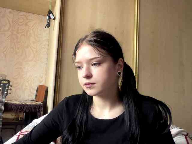 NeliaDates webcam
