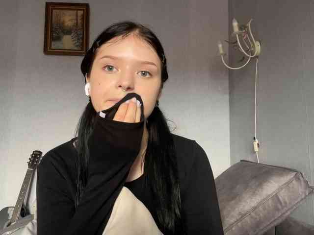 NeliaDates webcam