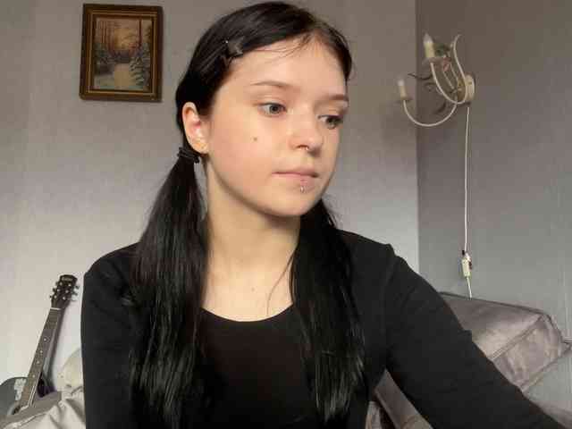 NeliaDates webcam