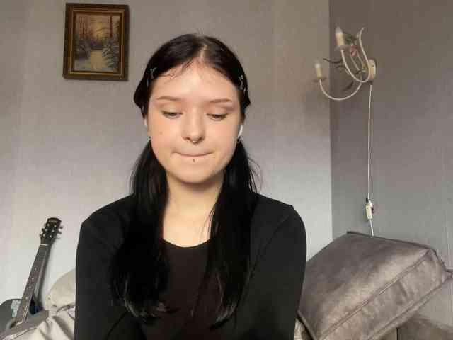 NeliaDates webcam