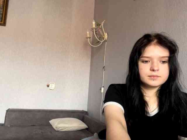 NeliaDates webcam