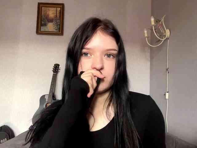 NeliaDates webcam