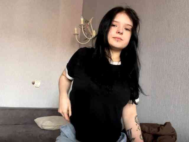 NeliaDates webcam