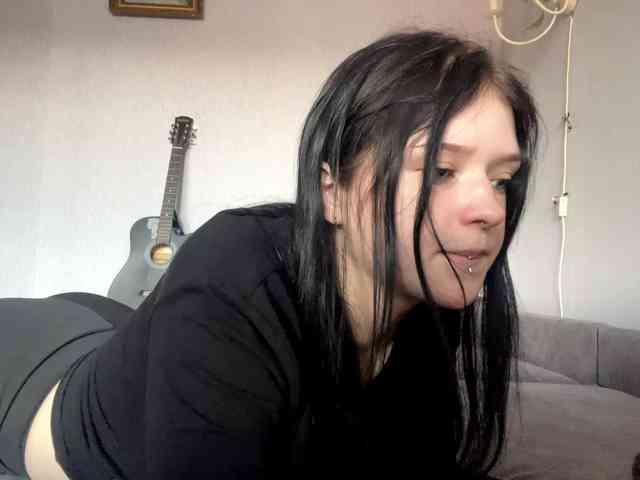 NeliaDates webcam