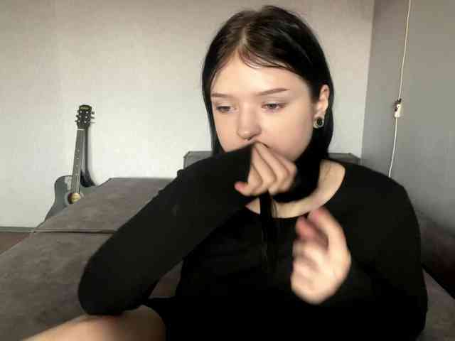 NeliaDates webcam