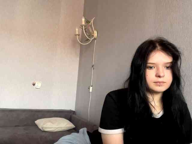 NeliaDates webcam