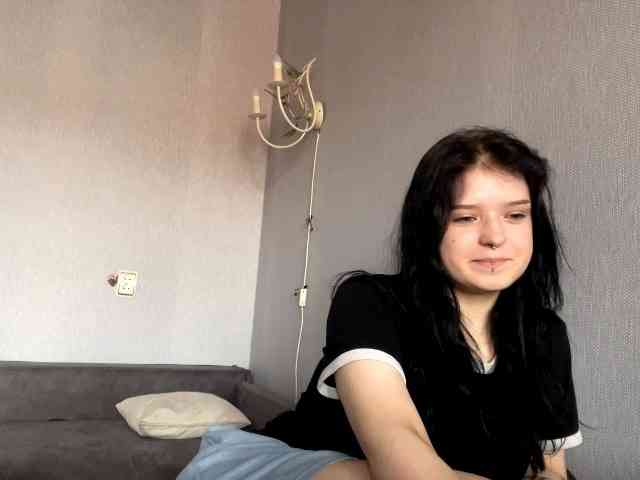 NeliaDates webcam