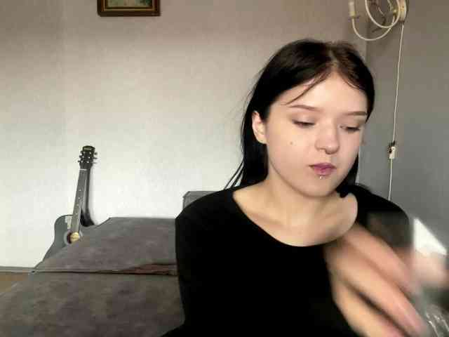 NeliaDates webcam