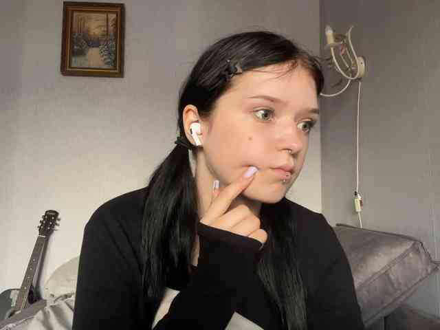 NeliaDates webcam