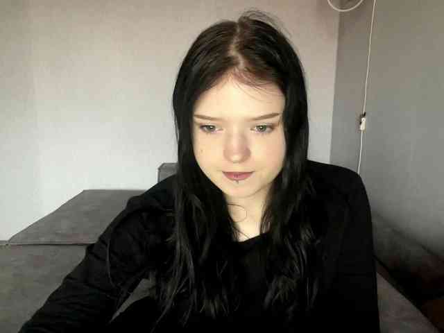 NeliaDates webcam