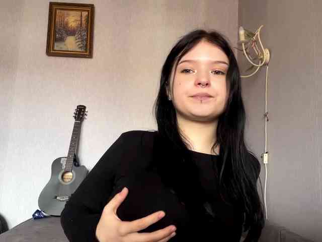 NeliaDates webcam