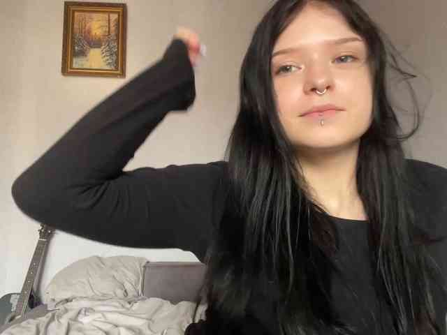 NeliaDates webcam