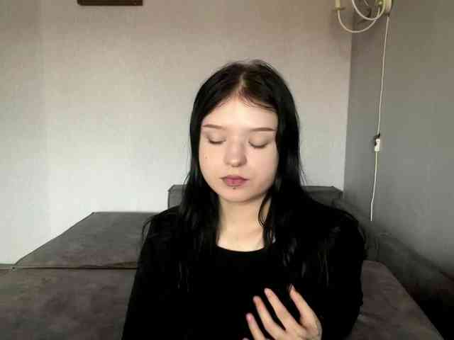 NeliaDates webcam