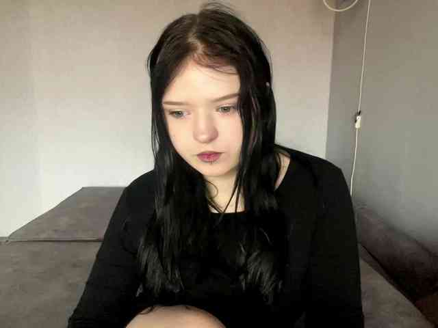 NeliaDates webcam