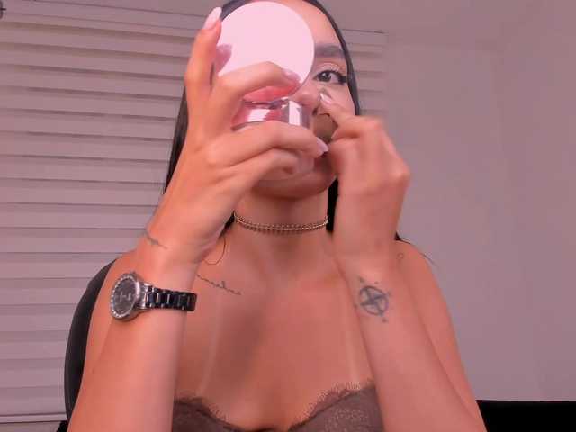 ValentinaMilan live cam on BongaCams