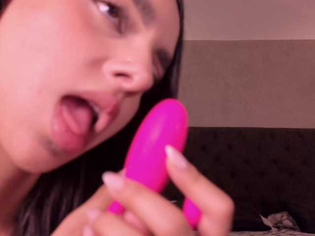 ValentinaMilan live cam on BongaCams