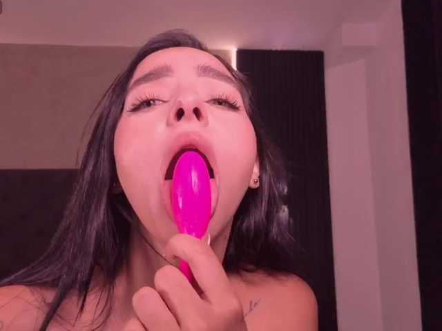ValentinaMilan live cam on BongaCams