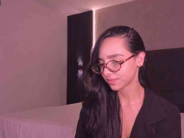 valentinamilan's live room