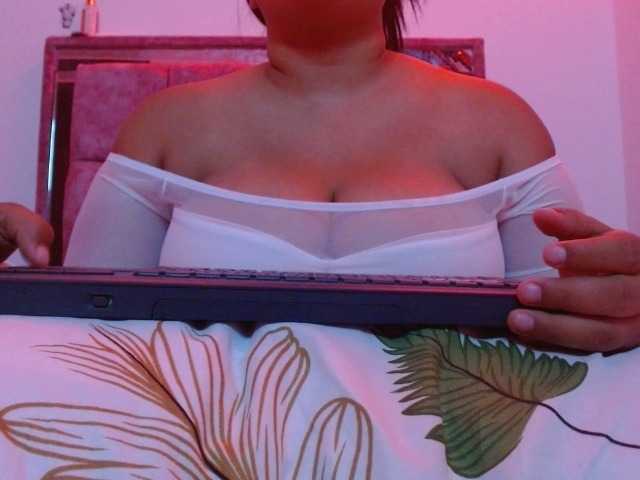 Angela1-1 live cam on BongaCams
