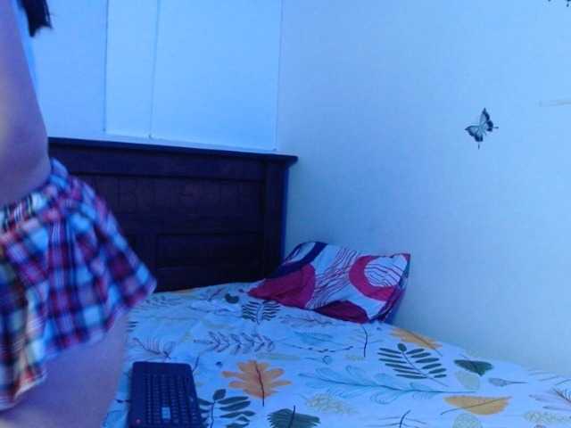 Angela1-1 live cam on BongaCams
