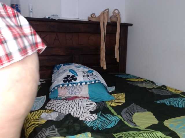 Angela1-1 live cam on BongaCams