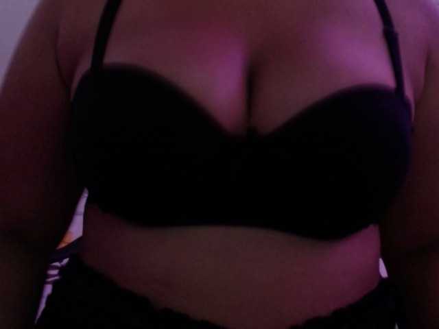 Angela1-1 live cam preview