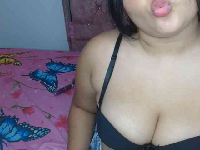 Angela1-1 webcam