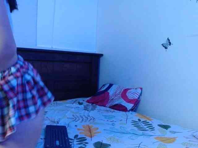 Angela1-1 webcam