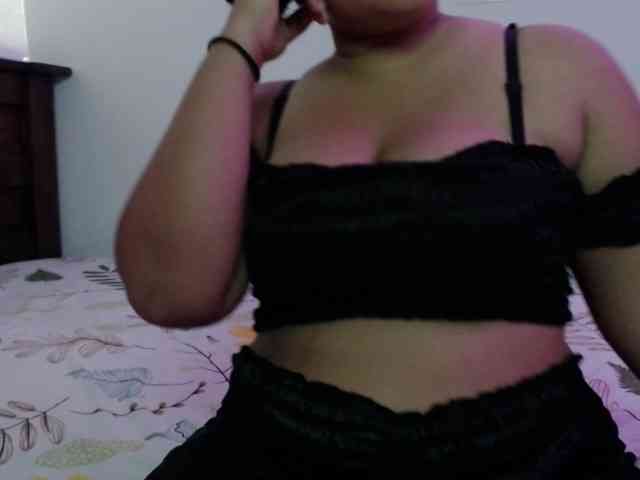 Angela1-1 webcam