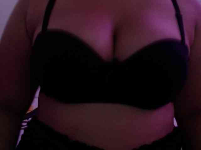 Angela1-1 webcam