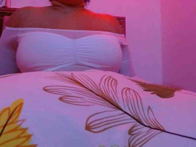 Angela1-1 webcam