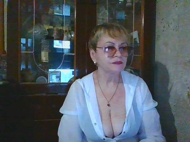 SophieBurns, en directo ahora en BongaCams