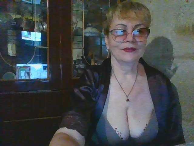 SophieBurns, en directo ahora en BongaCams