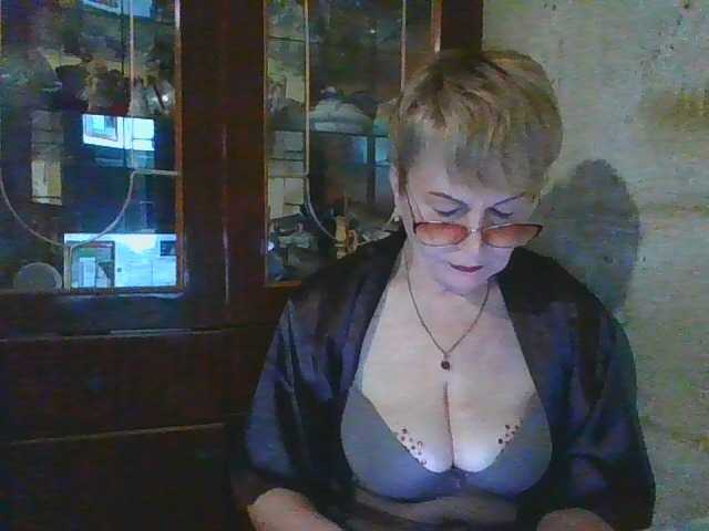 SophieBurns, en directo ahora en BongaCams