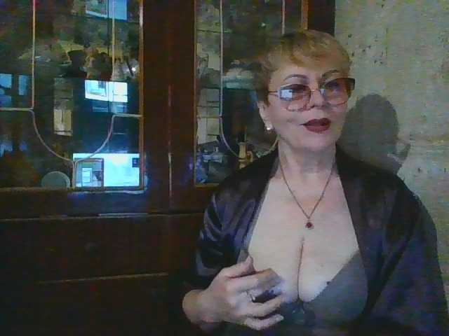 SophieBurns webcam bongacams model stream image