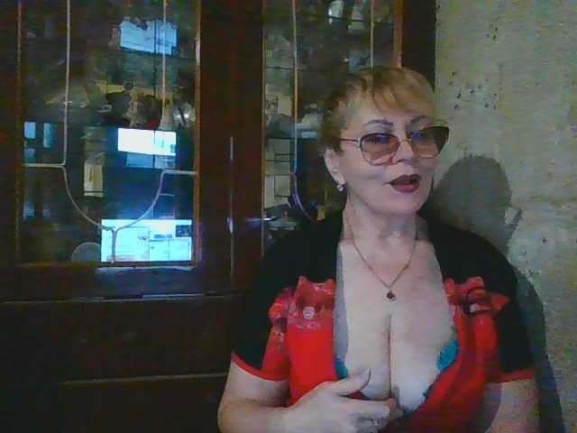 SophieBurns, en vivo ahora en BongaCams