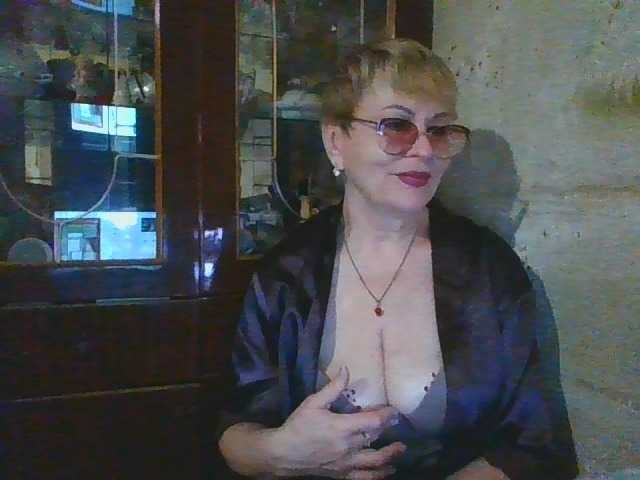 SophieBurns, en directo ahora en BongaCams