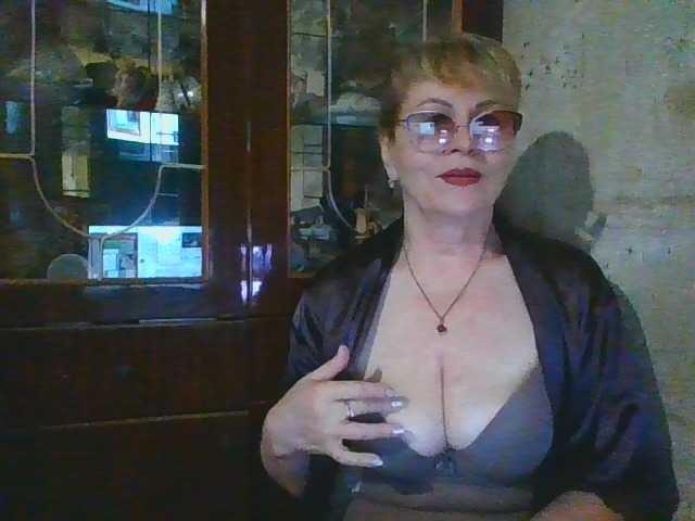 SophieBurns, en directo ahora en BongaCams