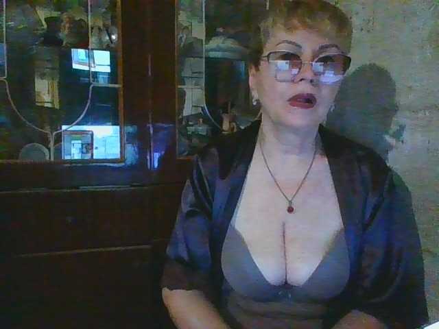 SophieBurns, en directo ahora en BongaCams