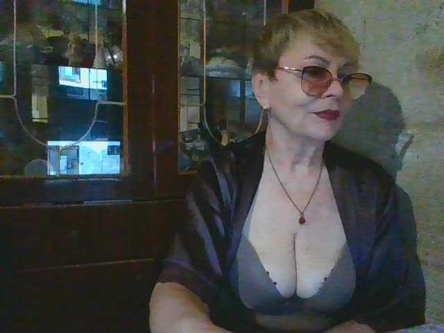 SophieBurns webcam bongacams model stream image