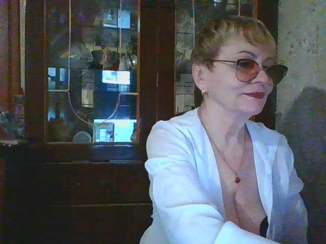 SophieBurns, en directo ahora en BongaCams