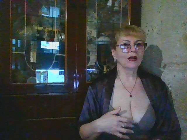 SophieBurns, en directo ahora en BongaCams