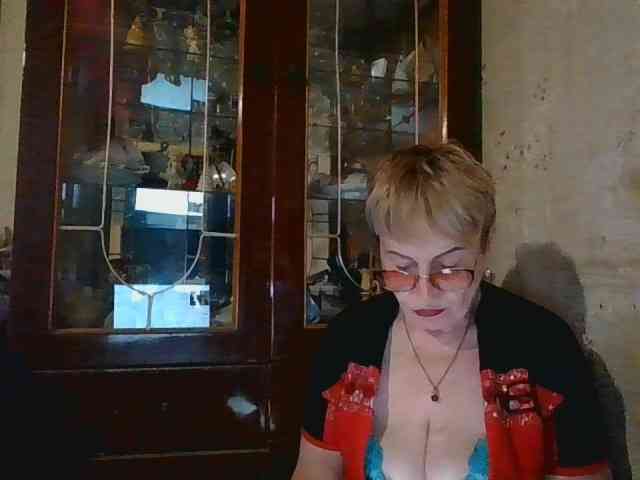 SophieBurns live female cam on bongacams