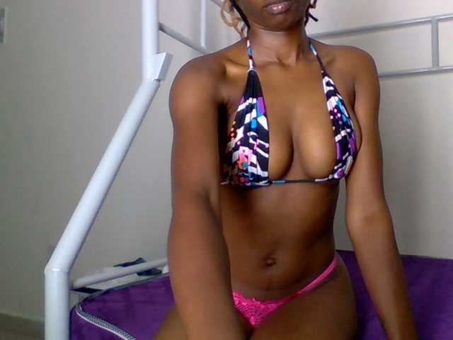 Theemisssexxy live cam on BongaCams
