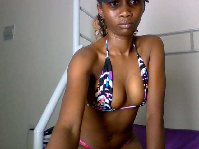 Theemisssexxy live cam on BongaCams