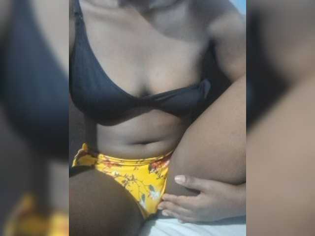 Amielina26-1 live cam on BongaCams